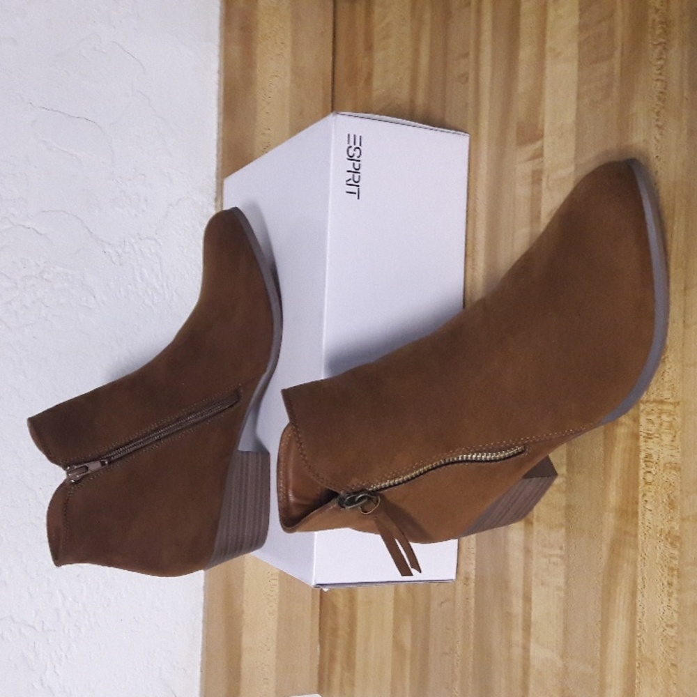 NWT "ESPRIT" Tylin Faux Suede Woman's Ankle Boots Size 8.5M